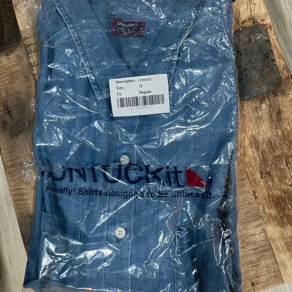 New Untuckit Lioness Denim Button Down Shirt - Picture 7 of 8